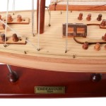 Y068 Endeavour Small Sailboat Model 